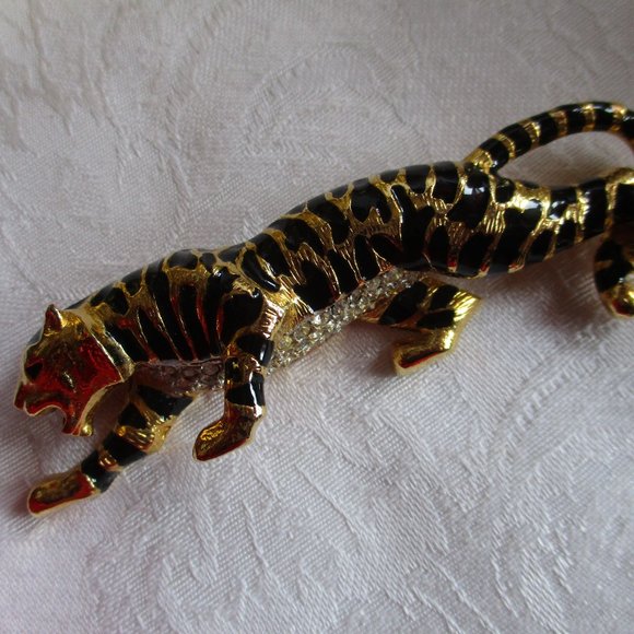 TIGER VINTAGE CLIP ON CRYSTAL EARRINGS - Picture 8 of 9